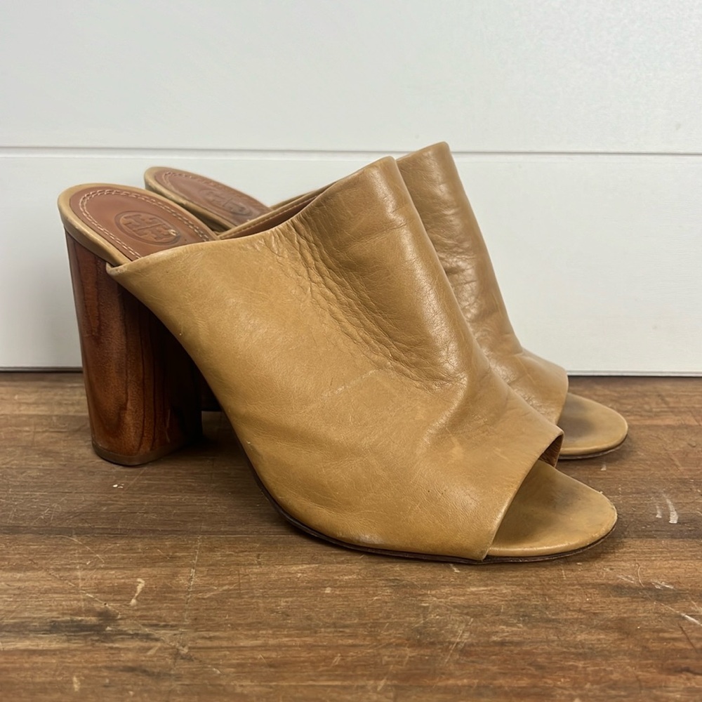 Tory Burch Raya peep toe mule heels wooden heel size 8.5 leather tan